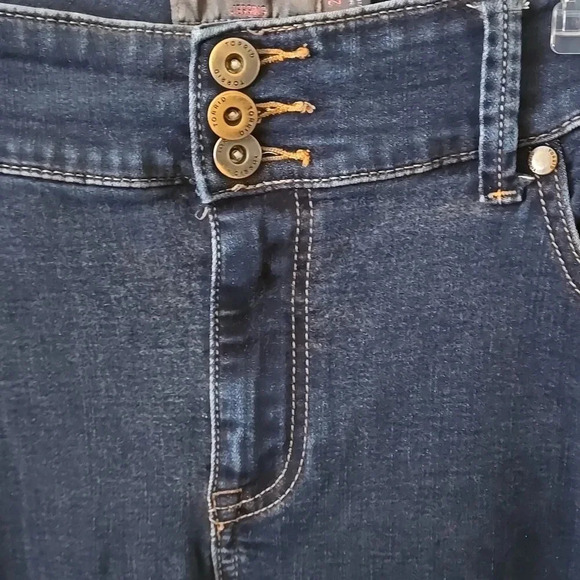 Torrid Super Soft High-Rise Denim Jeggings Dark Blue 5-pocket Women size 20R - Picture 2 of 16